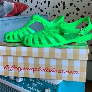 Like NEW in box Jelly Shoes